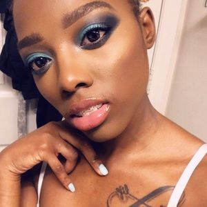 Meet your Posher, Briana